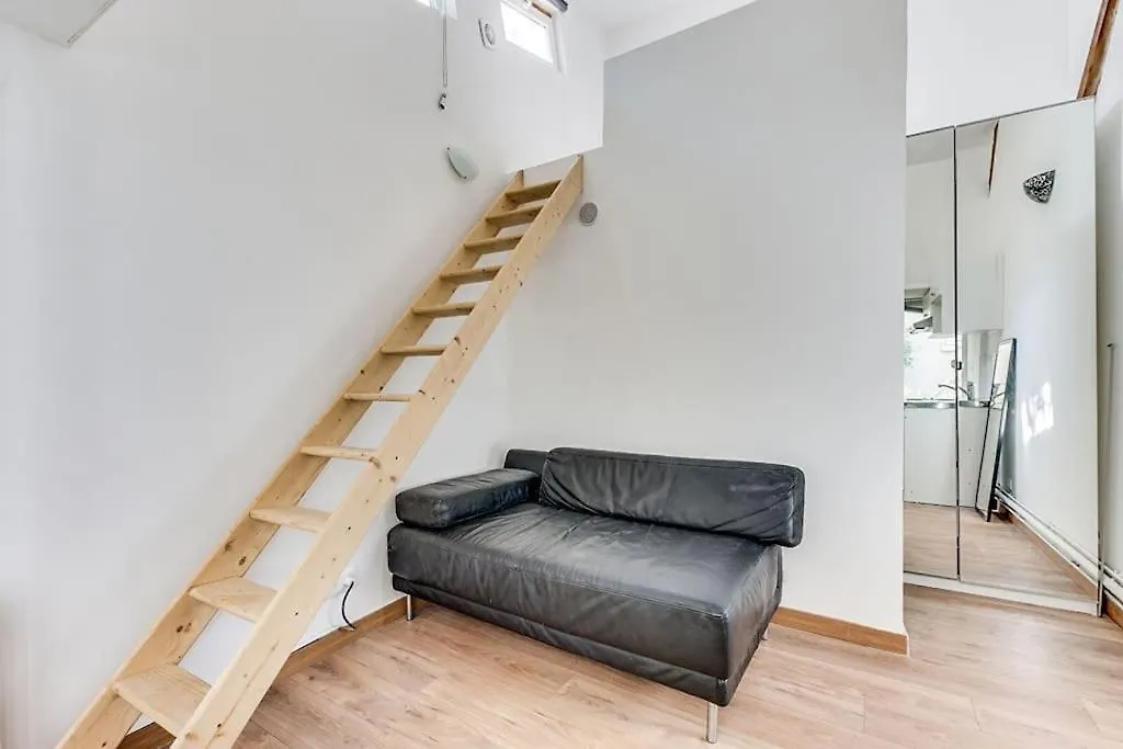 Studio Butte-Aux-Cailles Paris France